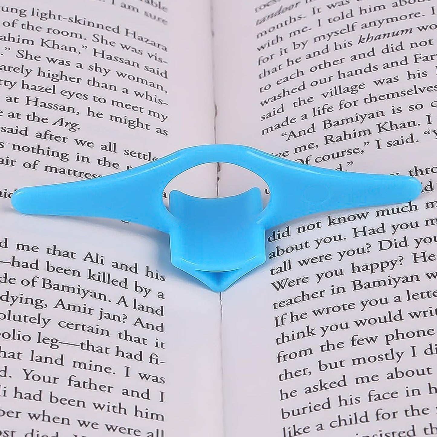 Multi-function Plastic Thumb Book Support Book Page Holder (1 Pc) Wukusy