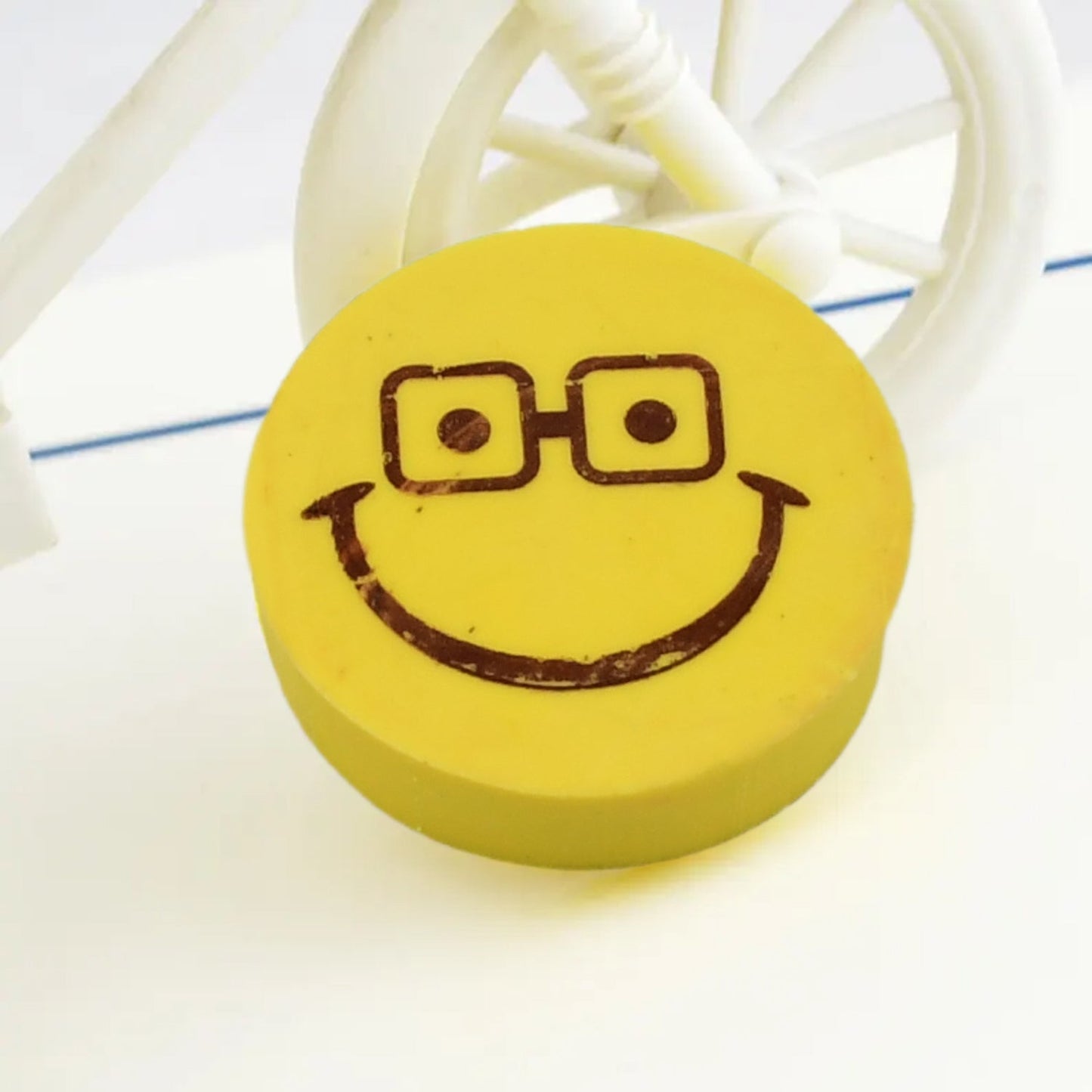 Smiley Design Eraser (1 Pc Mix Design) Wukusy
