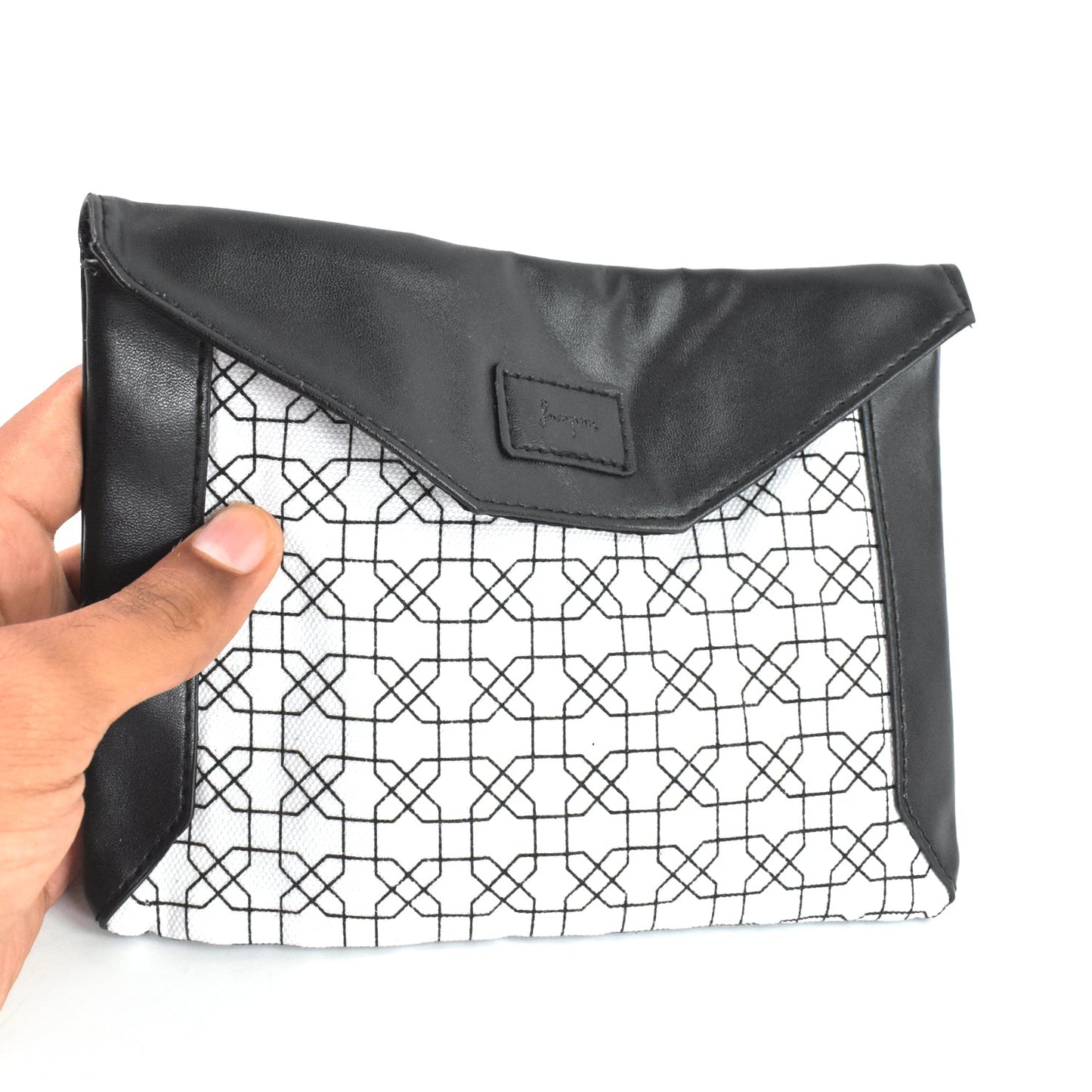 Multipurpose Pouch With Magnetic Lock(1 Pc 1914 Cm) Wukusy
