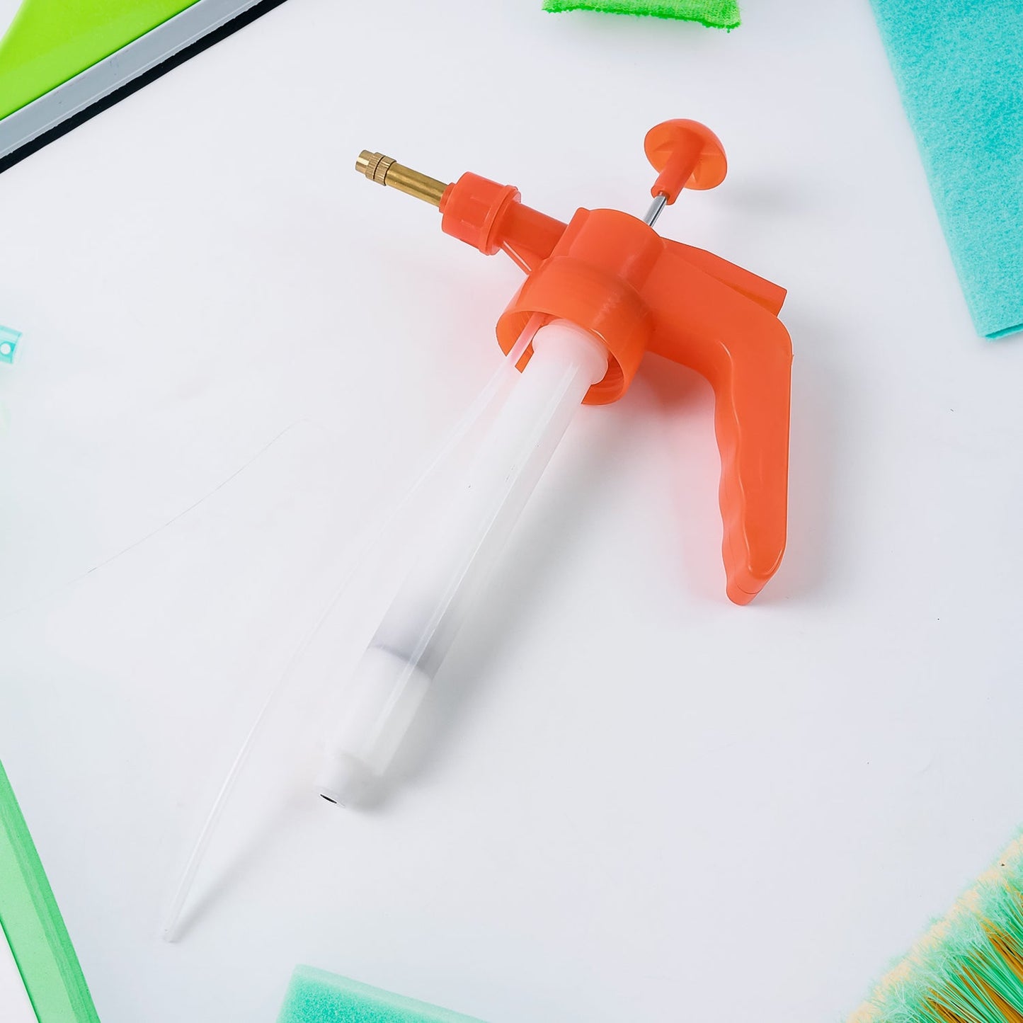 Handheld Pressure Water Sprayer Bottle (1 Ltr) Wukusy