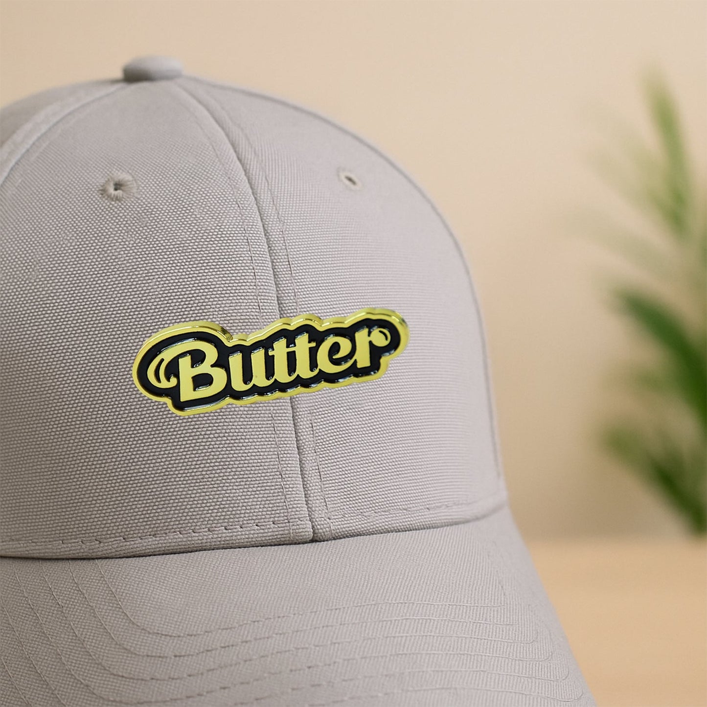 Stylish Metal Badge Pin  Single Piece (Random Design) Wukusy