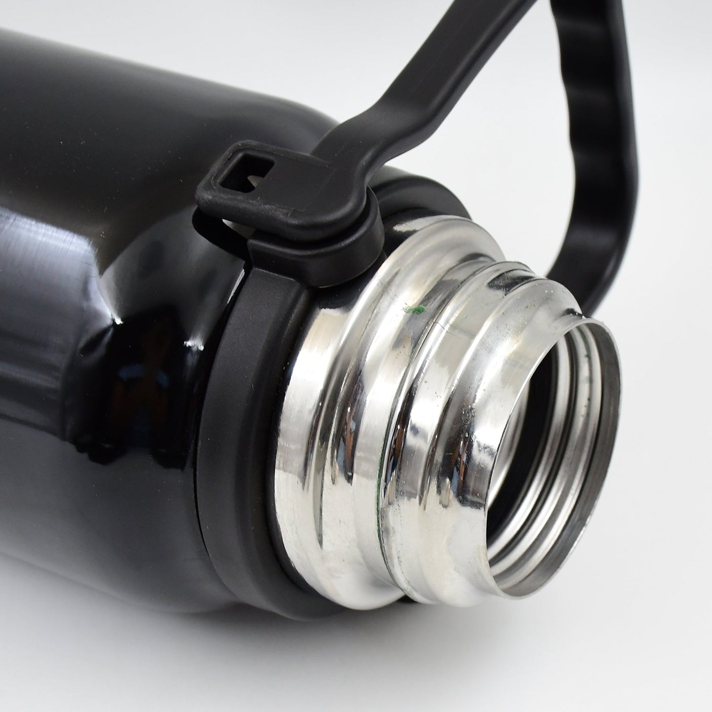 Stainless Steel Water Bottle Vacuum Insulated Cup  Bottle (1200 Ml) Wukusy