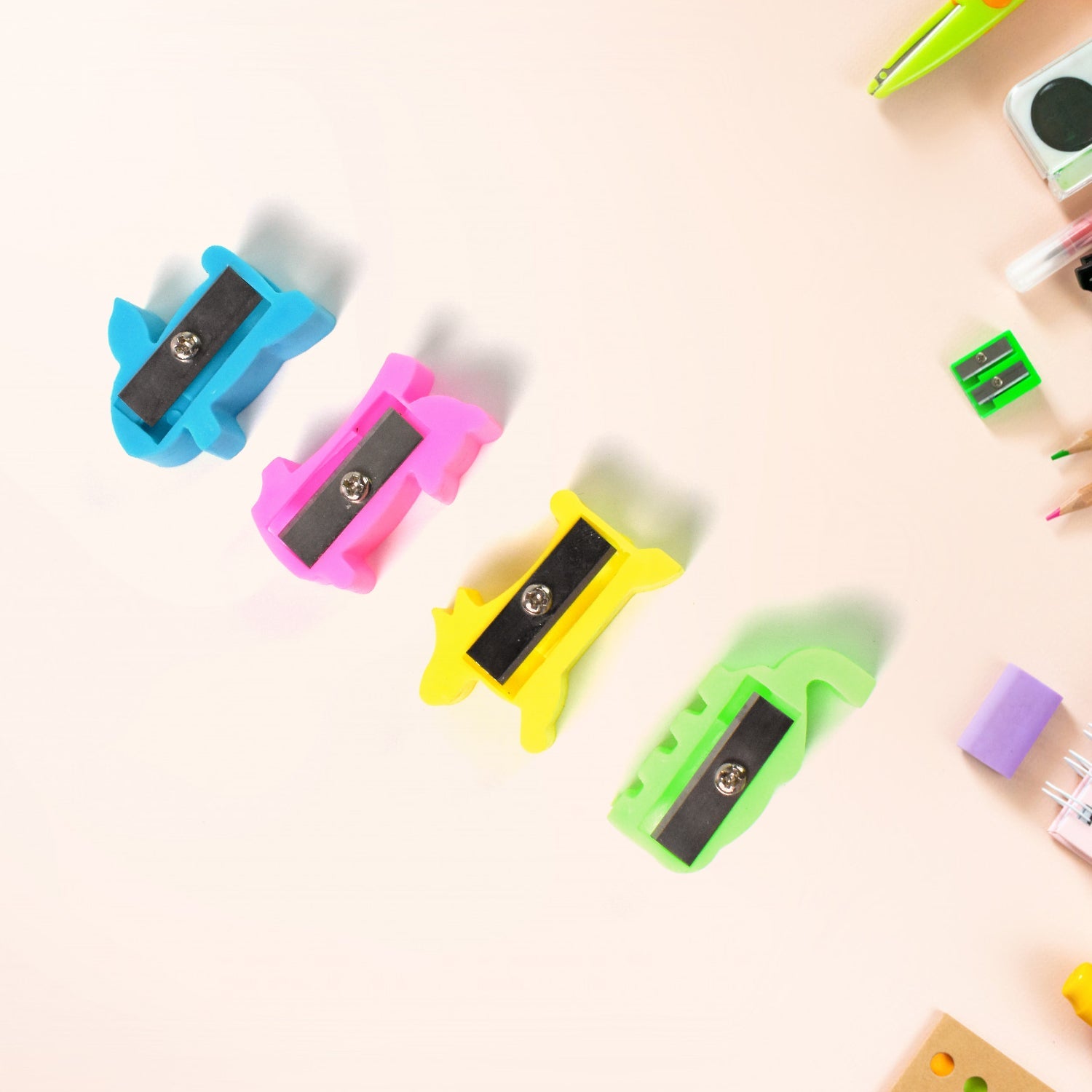 Plastic Small Cute Pencil Sharpener (1 Pc  Mix Design  Color) Wukusy