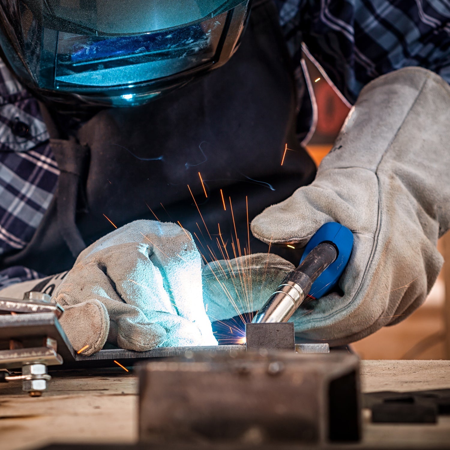 Industrial Heavy Duty Welding Leather Glove With Inner Lining Heat And Abrasion Resistance Glove (1 Pc ) Wukusy