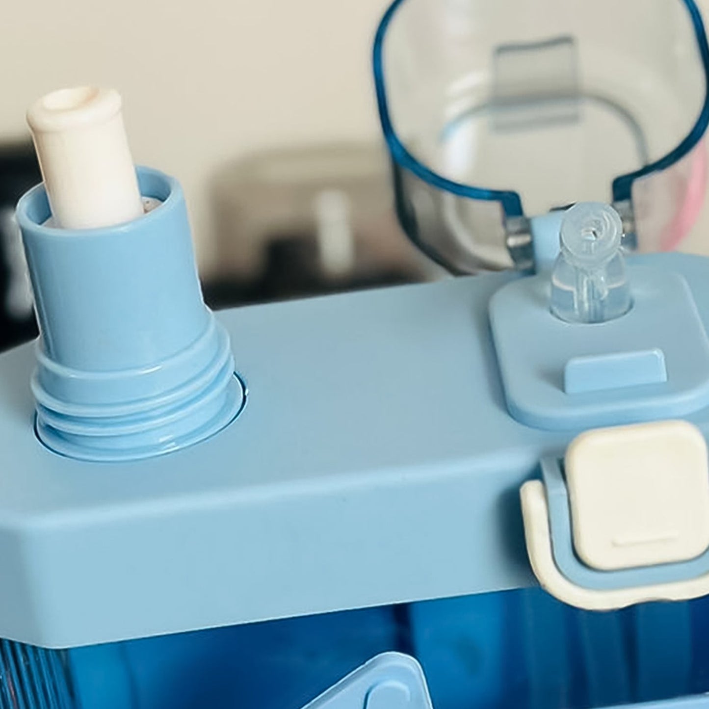 2in1 Dual Compartment Water Bottle With Straw And Adjustable Shoulder Straps (1 Pc  Multi Color) Wukusy