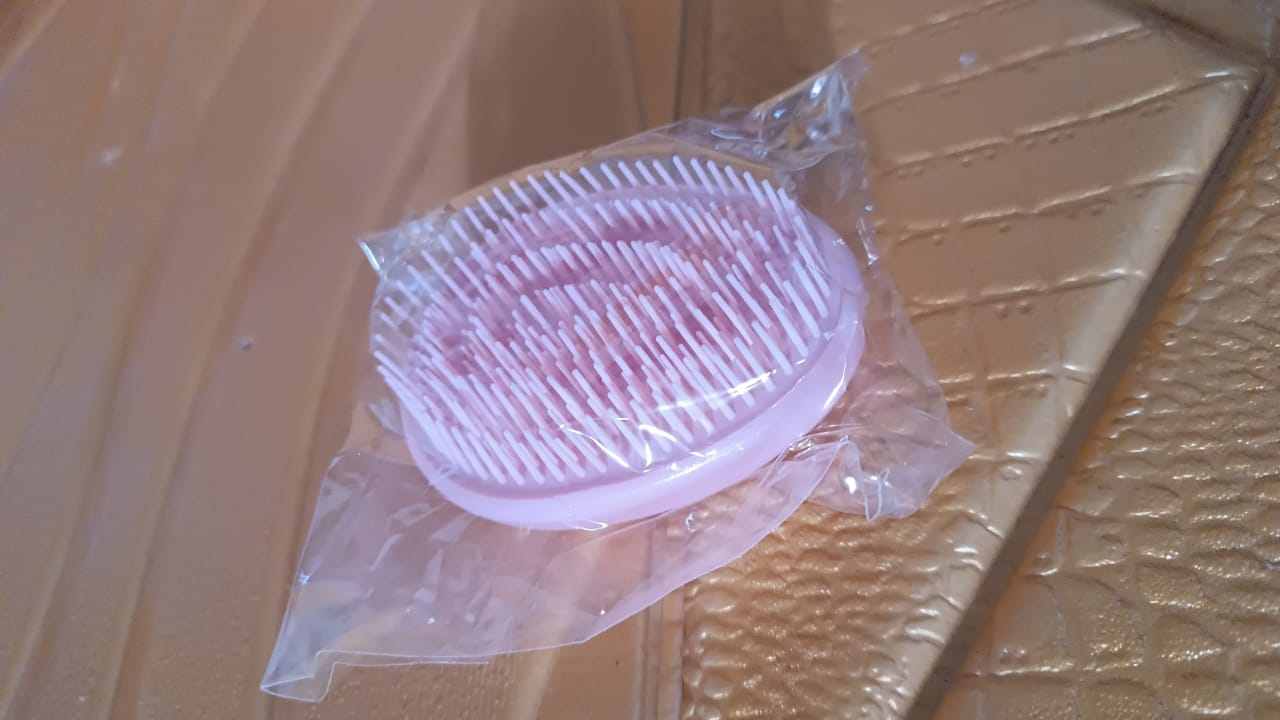 Plastic Hair Washing Combs Hair Massager Shower Brush Wukusy
