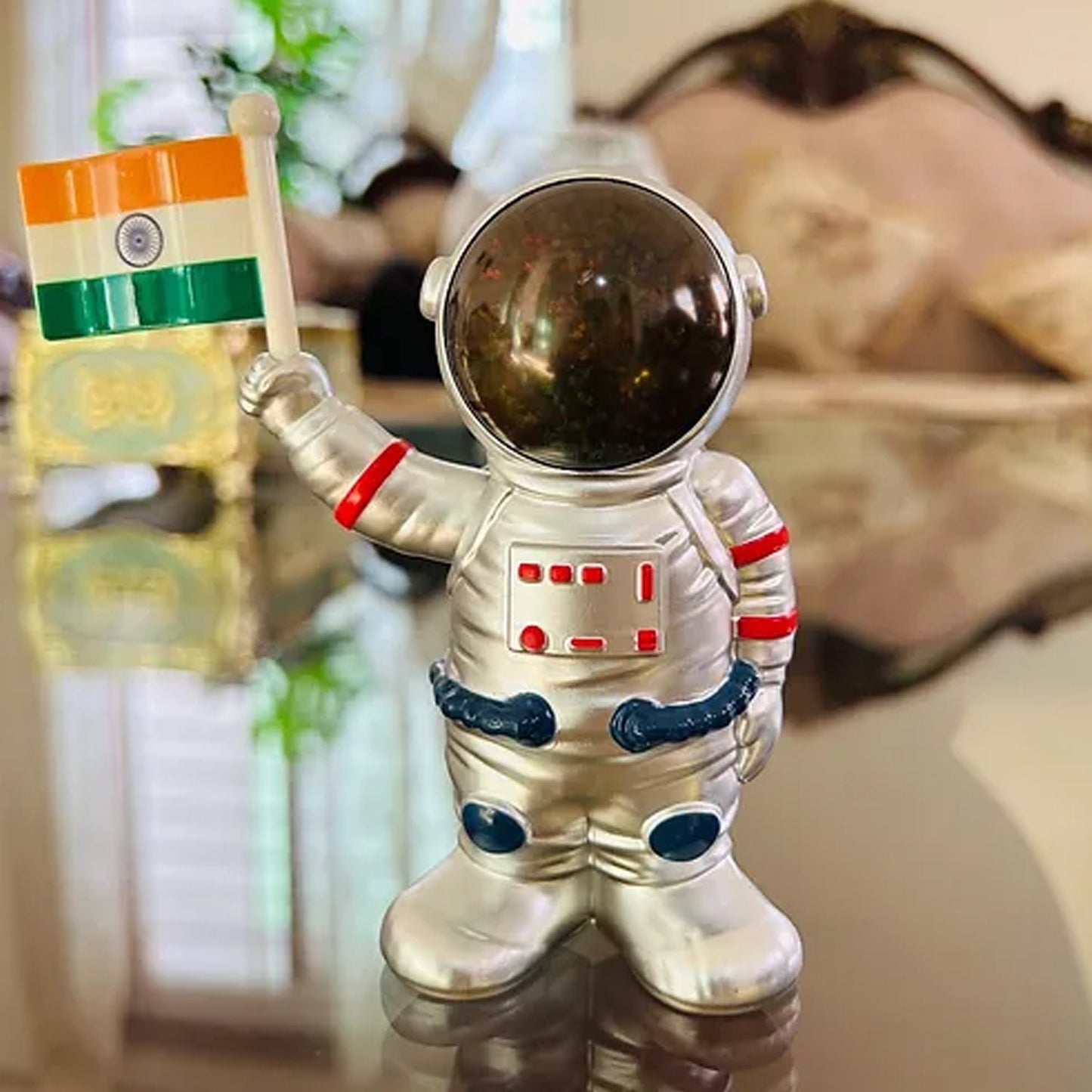 Solar Power Astronaut Ornament Moving Hand With Indian Flag (1 Pc) Wukusy