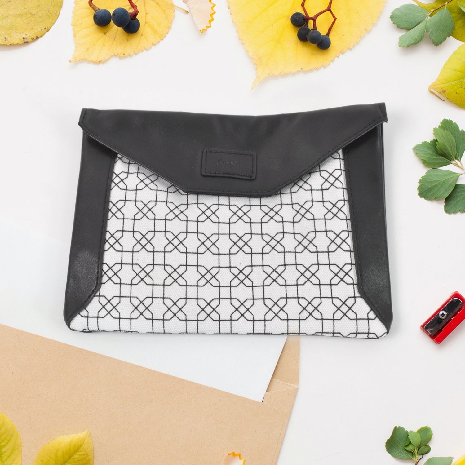 Multipurpose Pouch With Magnetic Lock(1 Pc  1914 Cm) Wukusy