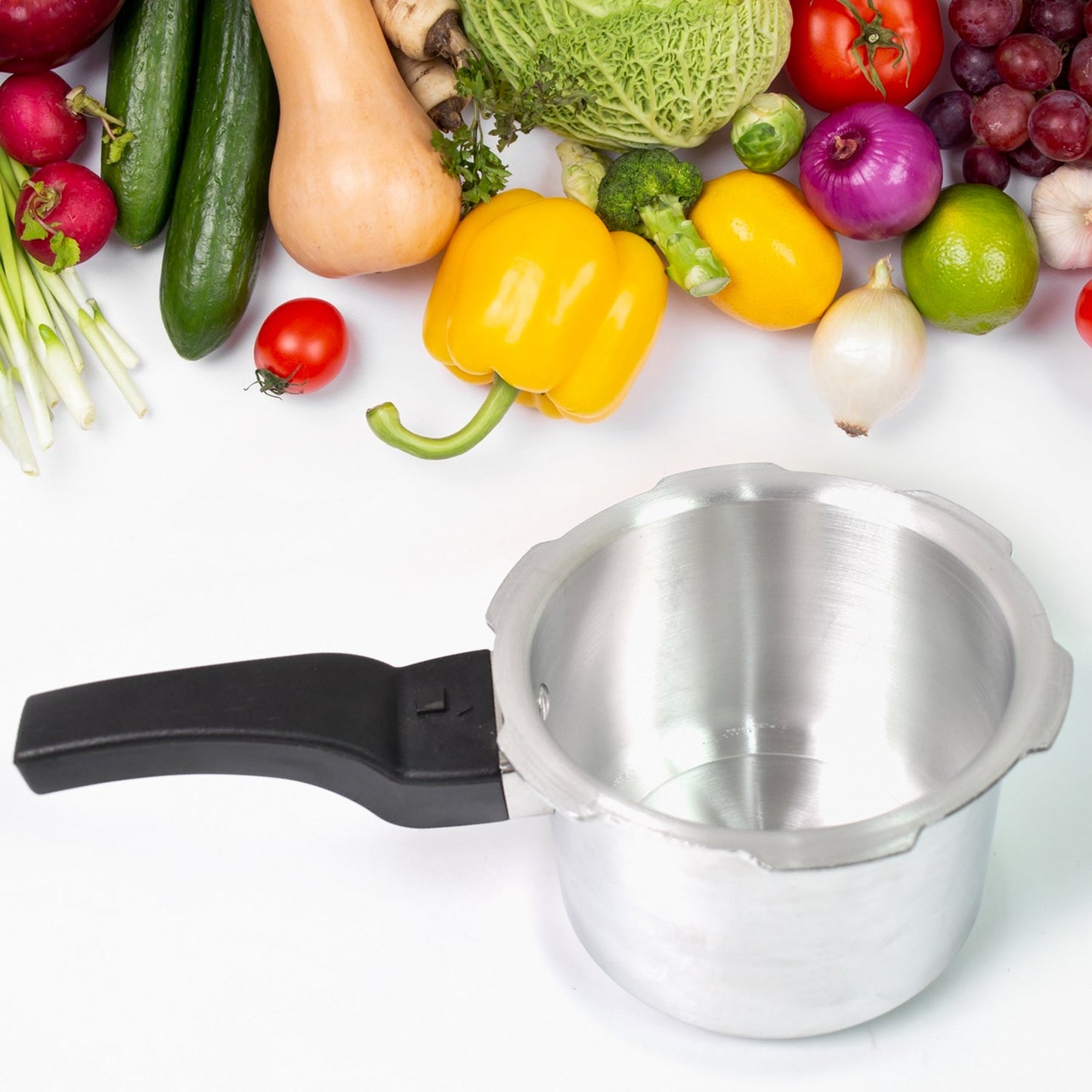 Aluminium Classic Goldex Pressure Cookers With Outer Lid (2 Litres) Wukusy