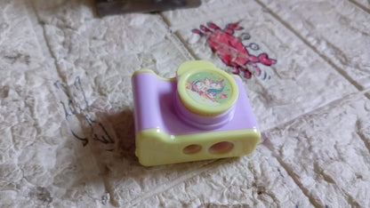 17672 Camera Shape Pencil Sharpener  Simple Student Office Sharpener  Fashionable And Convenient Lightweight Manual Sharpener For Kids Boys Girls Birthday Return Gifts (1 Pc) Wukusy